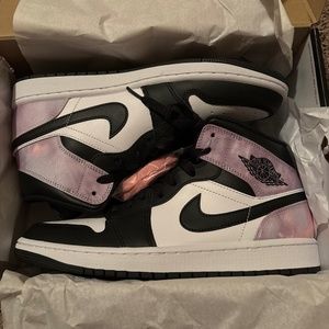 Size 9M Air Jordan 1 Mid SE Zen Master Sneakers *BRAND NEW WITH BOX*